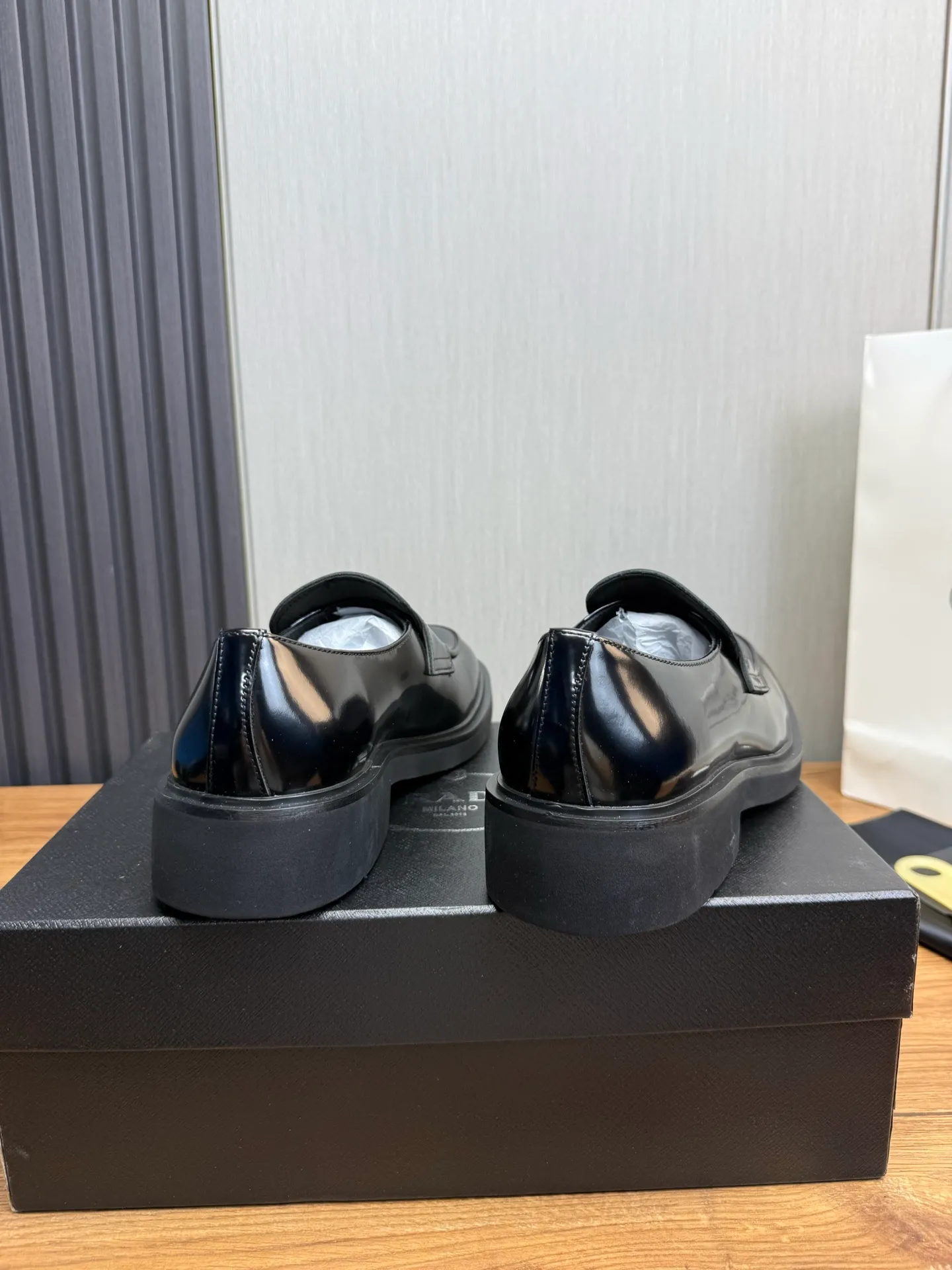 Men's shoes 💰840💰 [PRADA] New models synchronized with the official website, high-quality shipments ✔️Hot-sellers🔥 Original cowhide. Open edge beaded cowhide + cowhide lining, 1🆚1 replica, original lightweight foam outsole, 38-45 (men's 38.45 custom-made, non-refundable)
